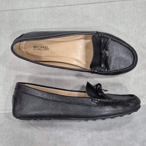MICHAEL Michael Kors Shoes - Michael Michael Kors moccasin loafers women's 8 black leather bow logo charm